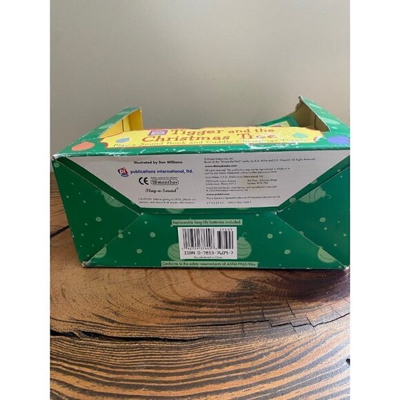 NEW Winnie the Pooh: Tigger and the Christmas Tree - Picture 4 of 7